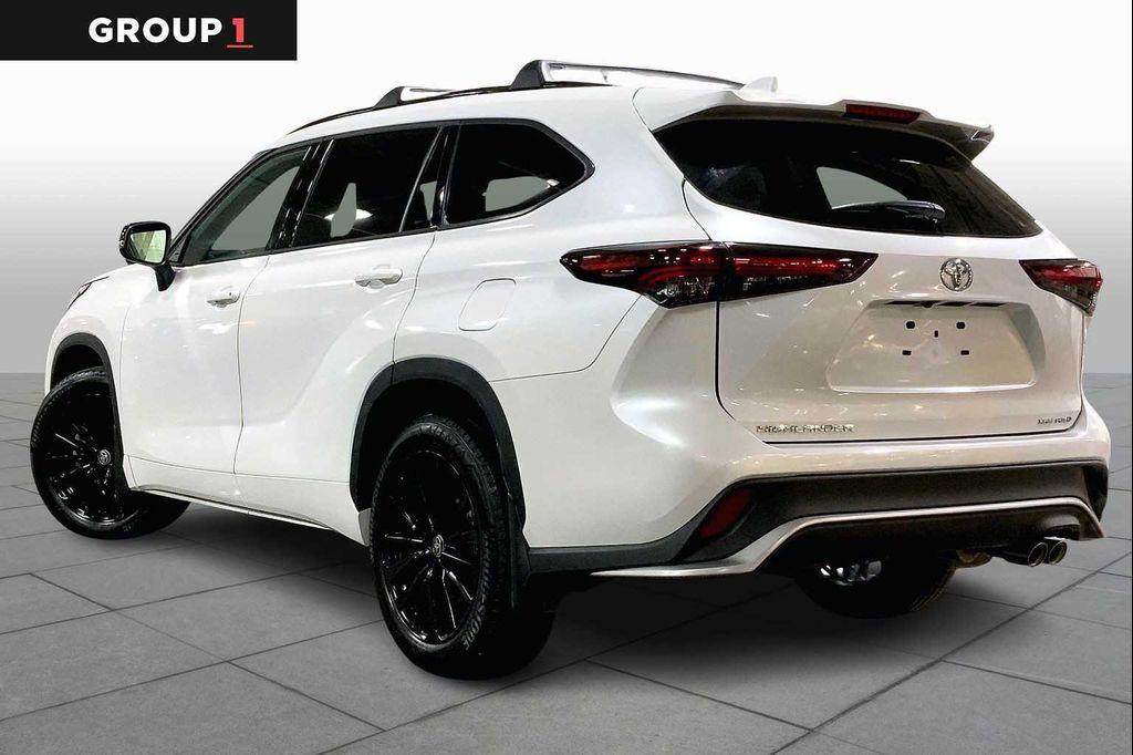 used 2025 Toyota Highlander car, priced at $49,997