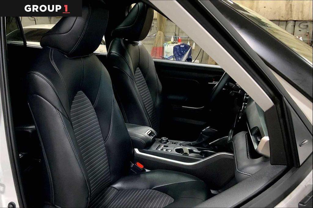 used 2025 Toyota Highlander car, priced at $49,997