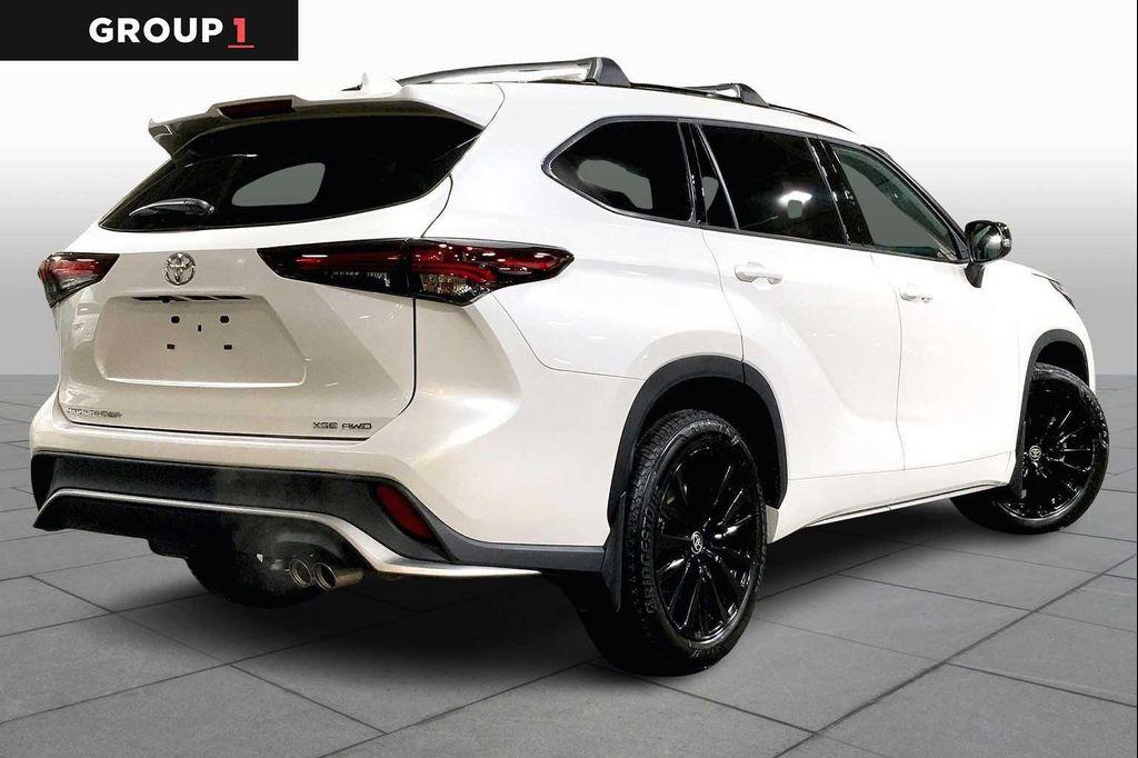 used 2025 Toyota Highlander car, priced at $49,997