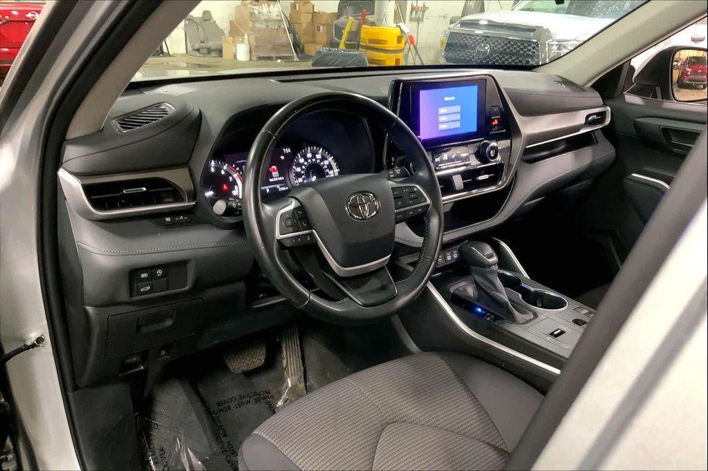 used 2023 Toyota Highlander car, priced at $31,377
