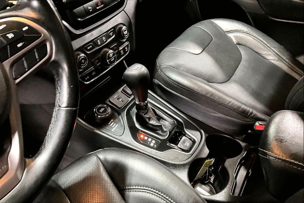 used 2020 Jeep Cherokee car, priced at $19,147