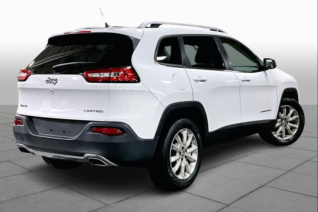 used 2015 Jeep Cherokee car, priced at $12,637