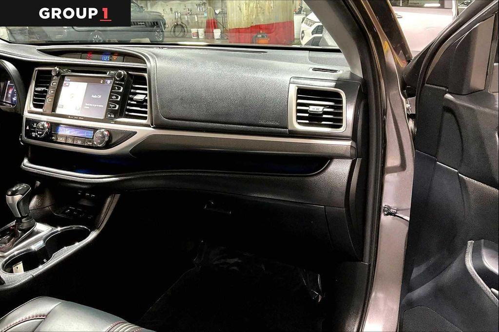 used 2019 Toyota Highlander car, priced at $29,447