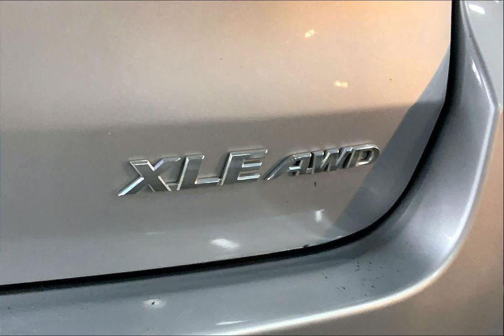 used 2015 Toyota Highlander car, priced at $21,492
