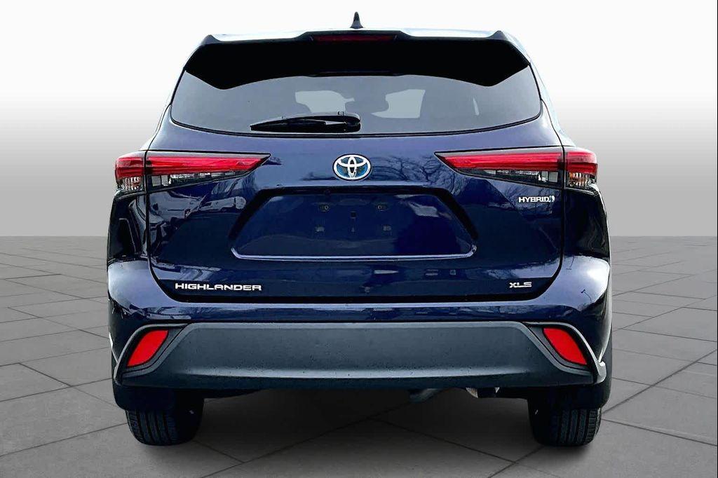 used 2022 Toyota Highlander Hybrid car, priced at $37,877