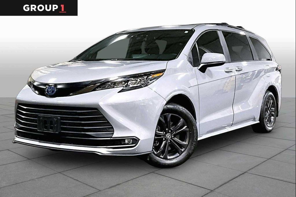 used 2024 Toyota Sienna car, priced at $51,372