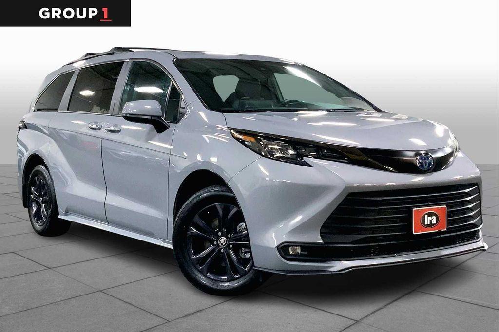 used 2024 Toyota Sienna car, priced at $51,627