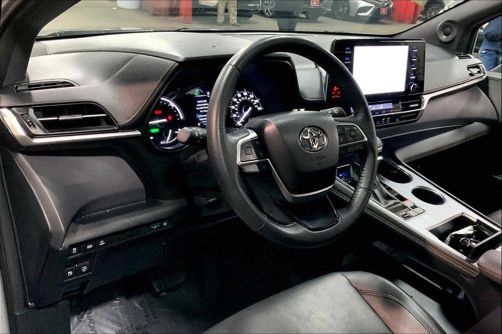 used 2024 Toyota Sienna car, priced at $51,627
