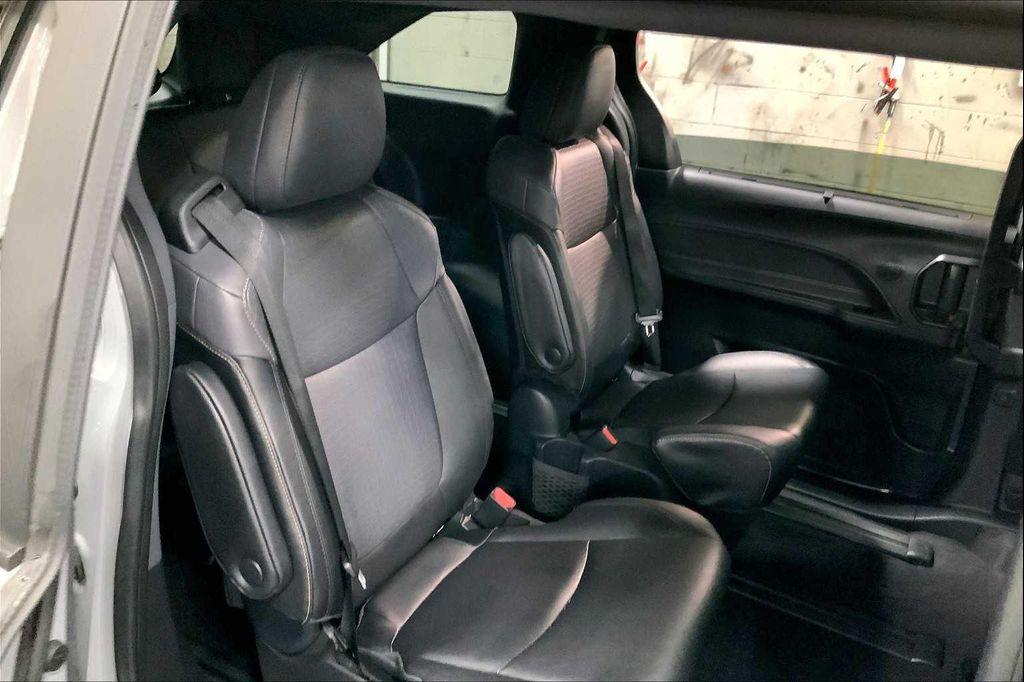 used 2024 Toyota Sienna car, priced at $51,627