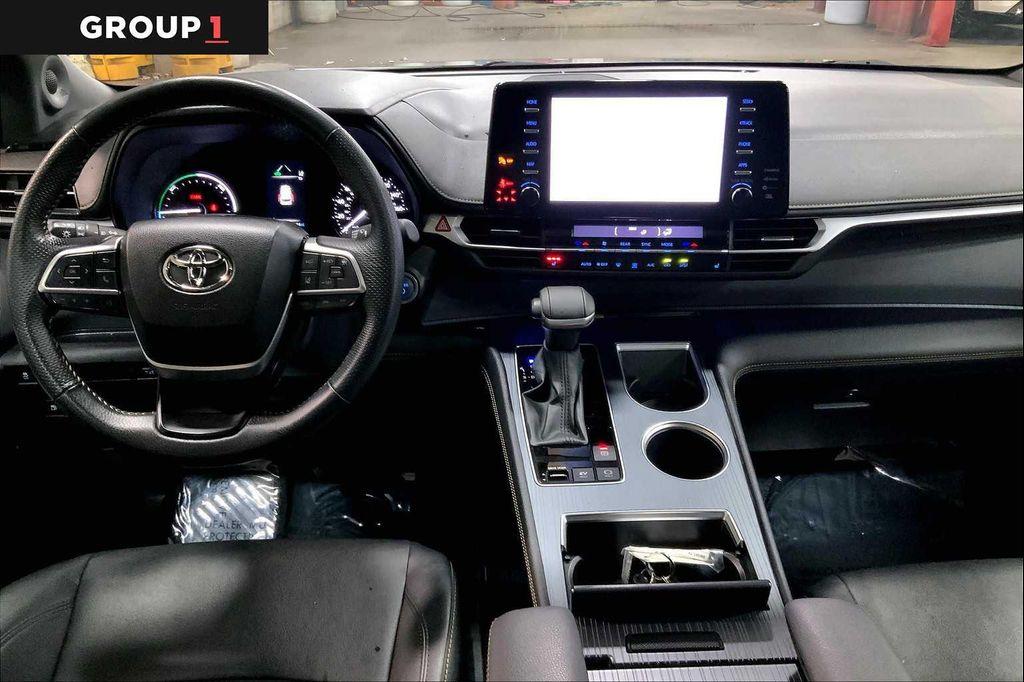used 2024 Toyota Sienna car, priced at $51,627
