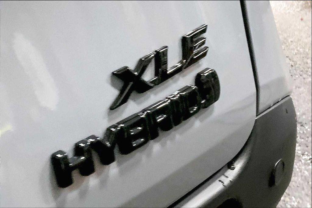 used 2024 Toyota Sienna car, priced at $51,627