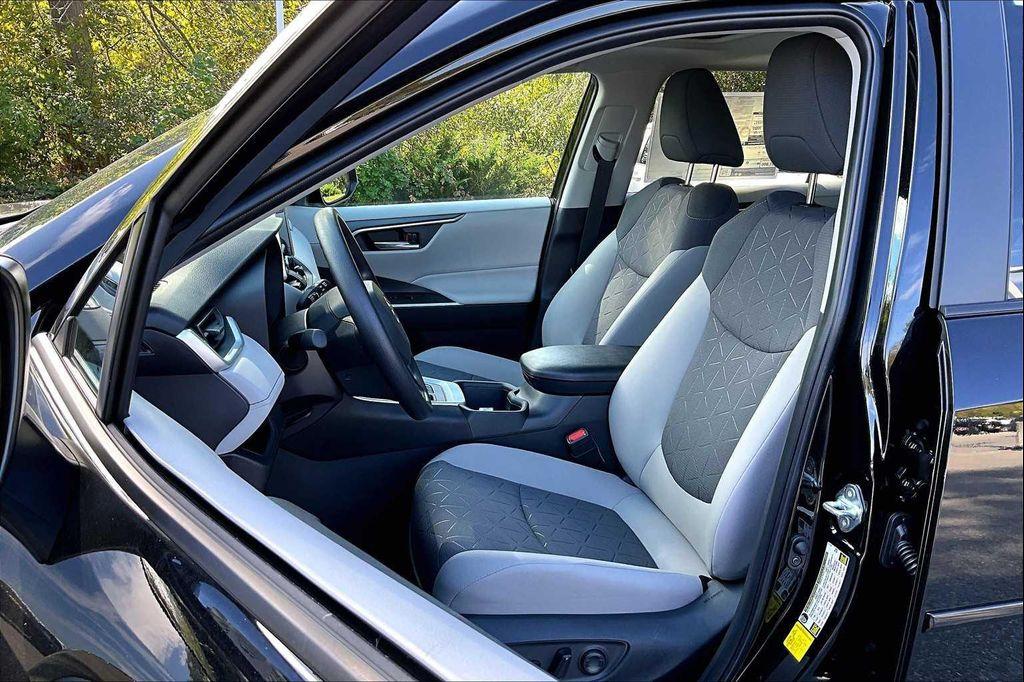 new 2025 Toyota RAV4 car