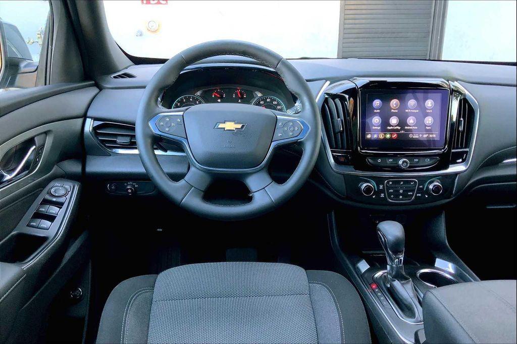 used 2023 Chevrolet Traverse car, priced at $26,919