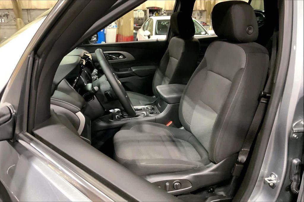 used 2023 Chevrolet Traverse car, priced at $26,919