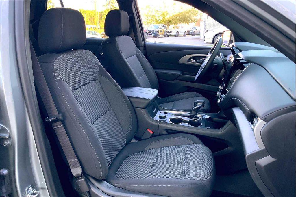 used 2023 Chevrolet Traverse car, priced at $26,919