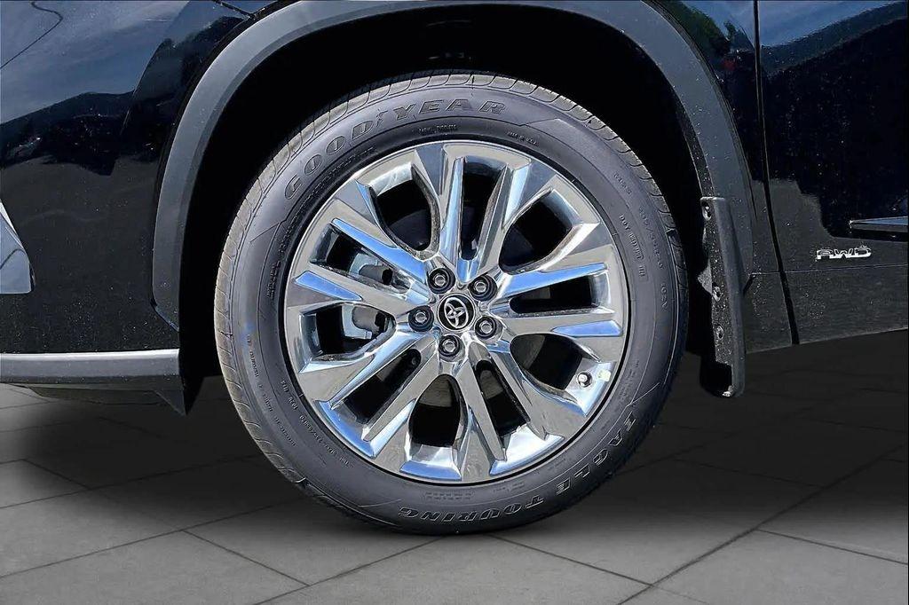 new 2026 Toyota Highlander Hybrid car, priced at $56,027