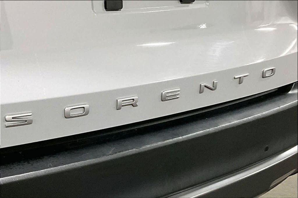 used 2022 Kia Sorento car, priced at $23,077