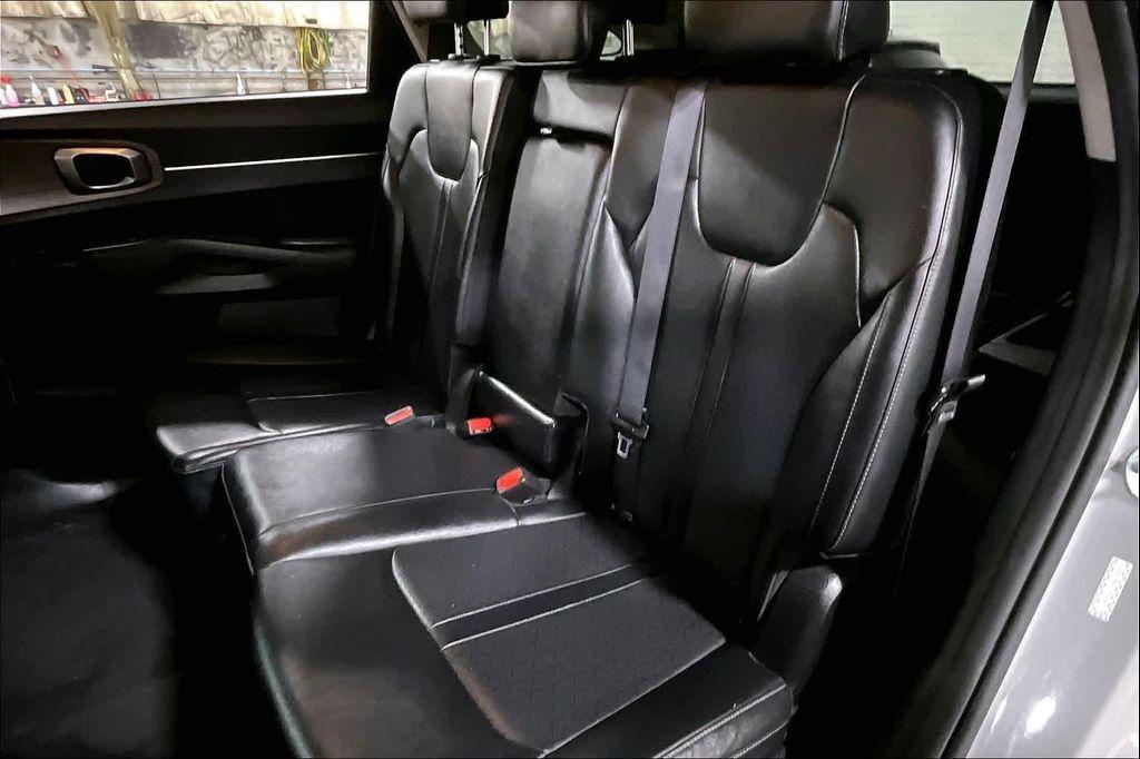 used 2022 Kia Sorento car, priced at $23,077