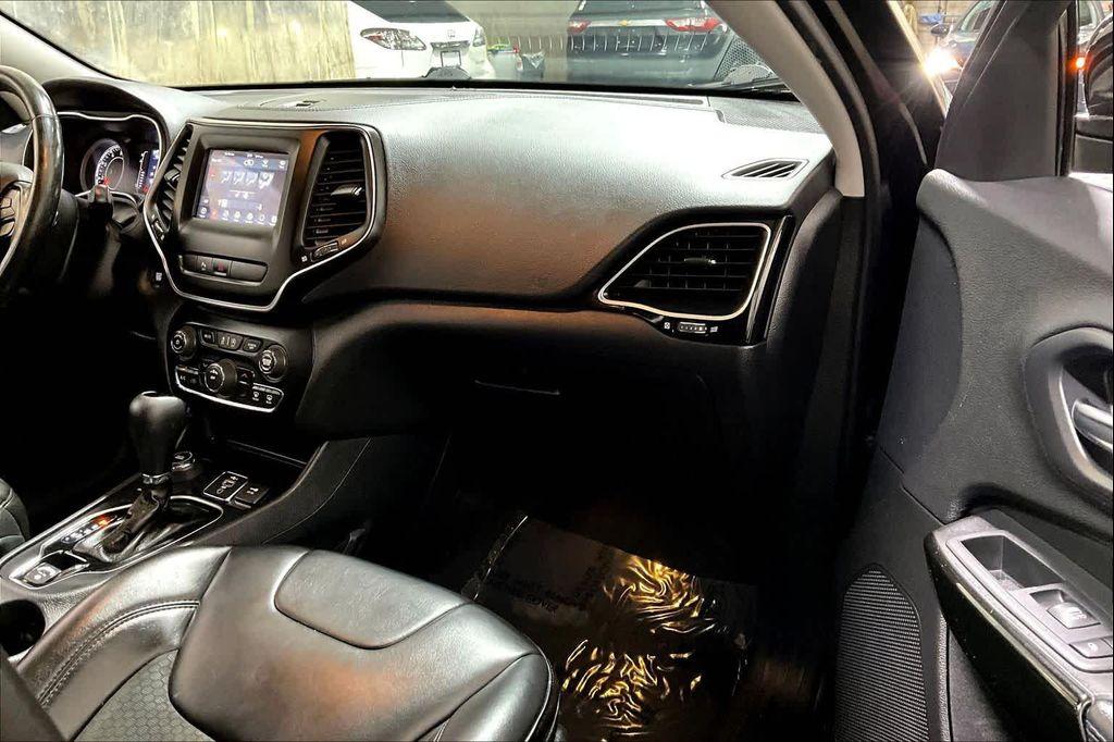 used 2019 Jeep Cherokee car, priced at $15,277