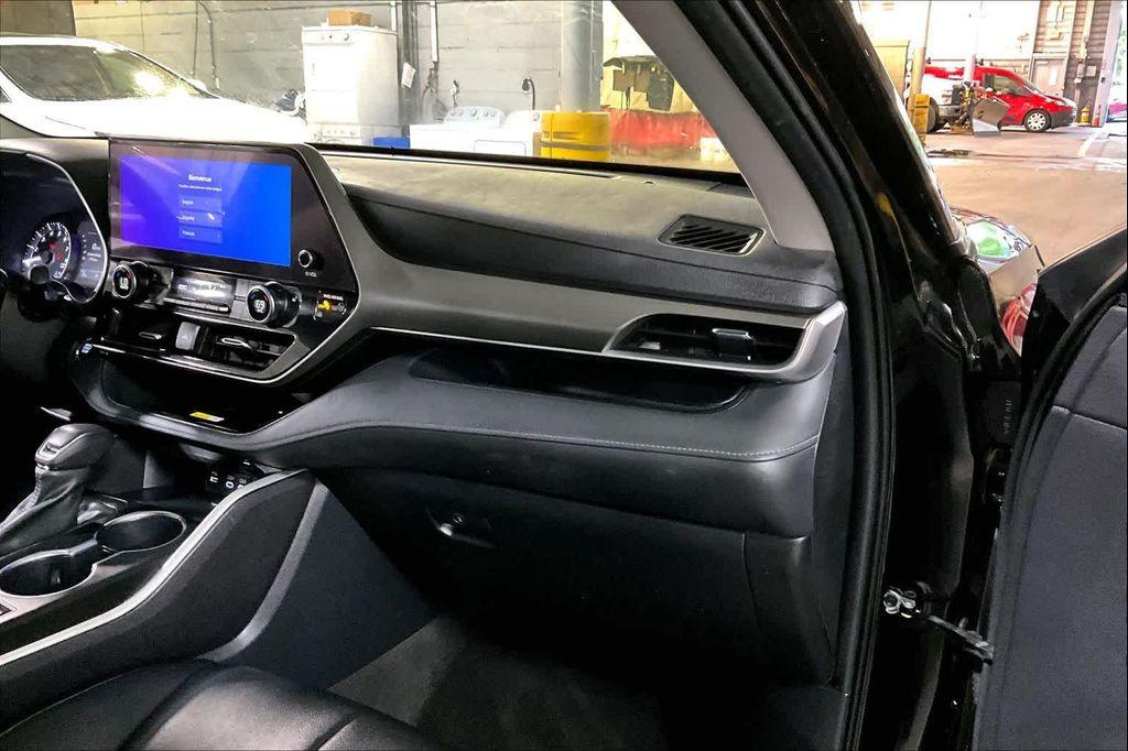 used 2023 Toyota Highlander car, priced at $37,497