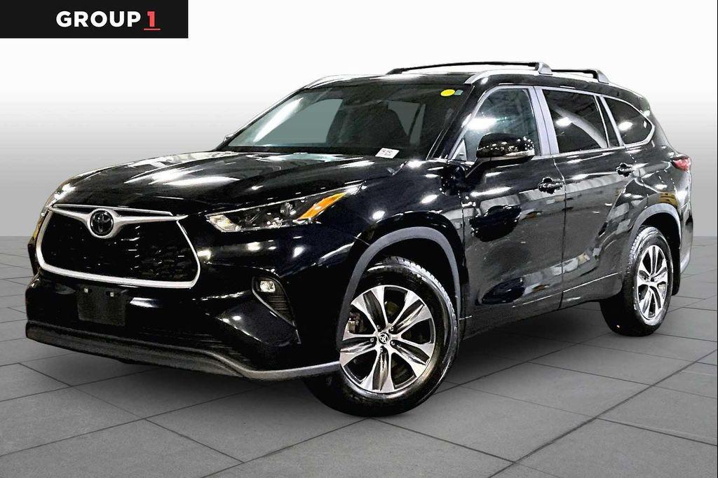 used 2023 Toyota Highlander car, priced at $37,497