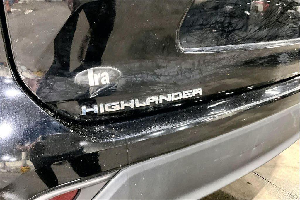 used 2023 Toyota Highlander car, priced at $37,497