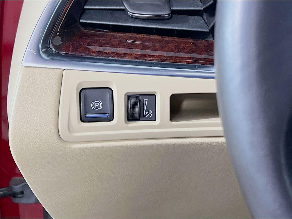 used 2018 Cadillac XT5 car, priced at $21,495