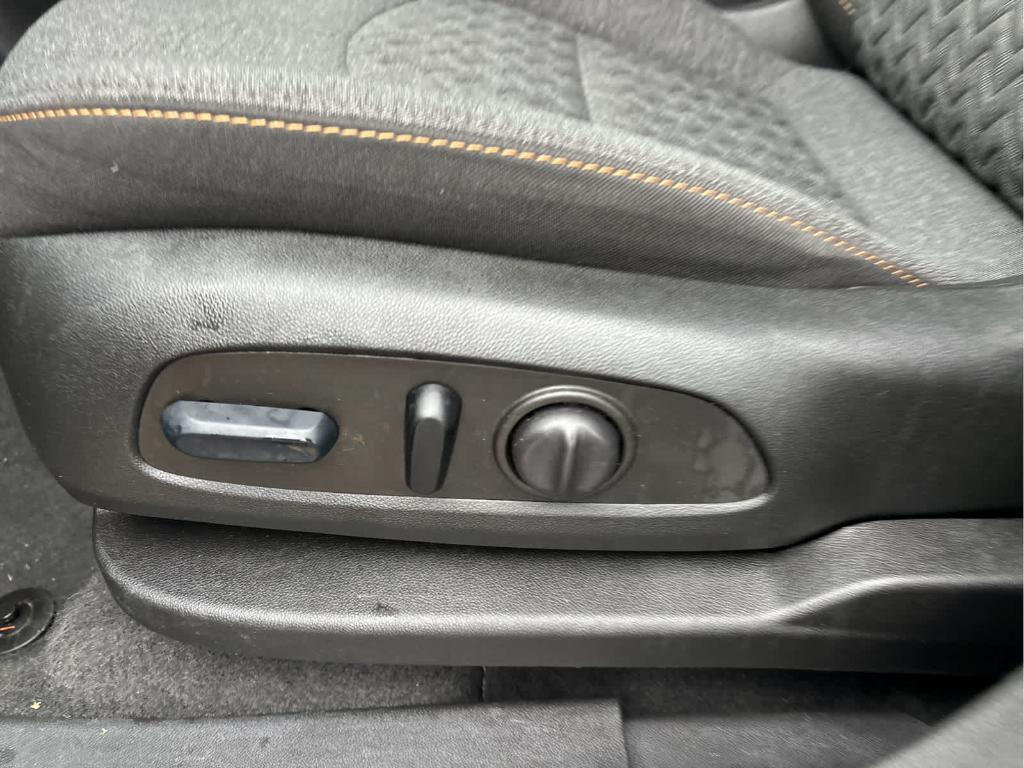 used 2023 Chevrolet Equinox car, priced at $21,499