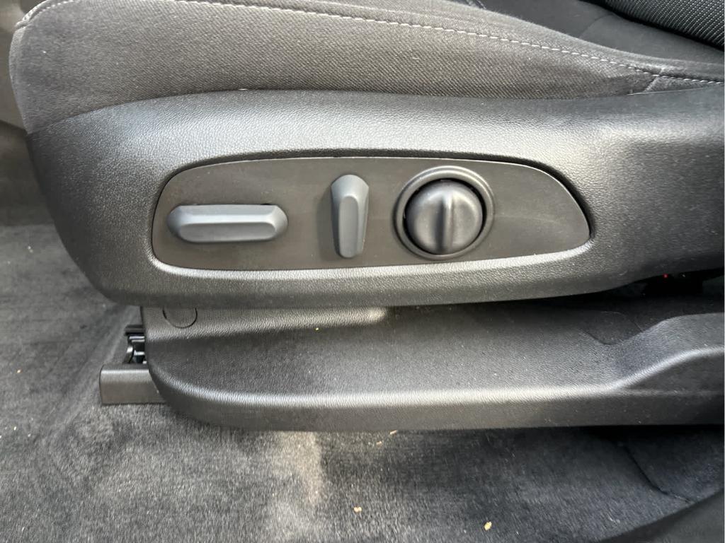 used 2023 Chevrolet Traverse car, priced at $27,149