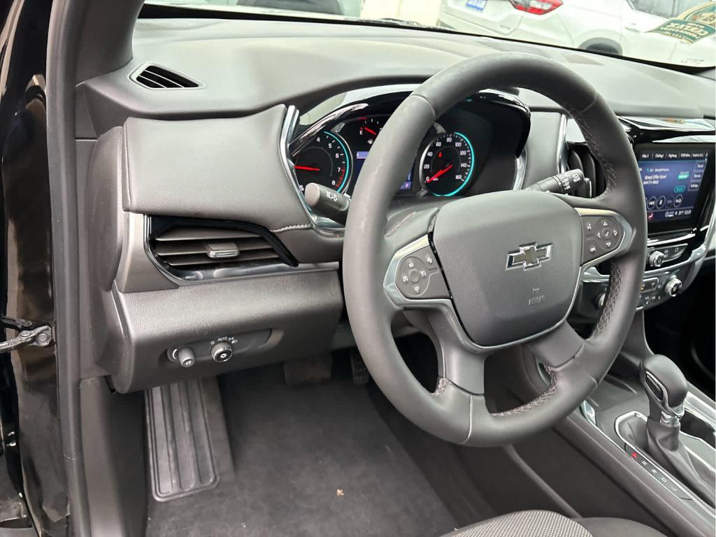 used 2023 Chevrolet Traverse car, priced at $26,348