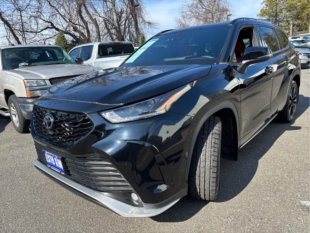 used 2023 Toyota Highlander car, priced at $40,000