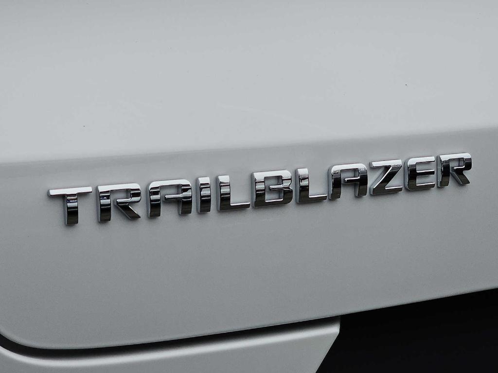 new 2026 Chevrolet TrailBlazer car, priced at $27,303