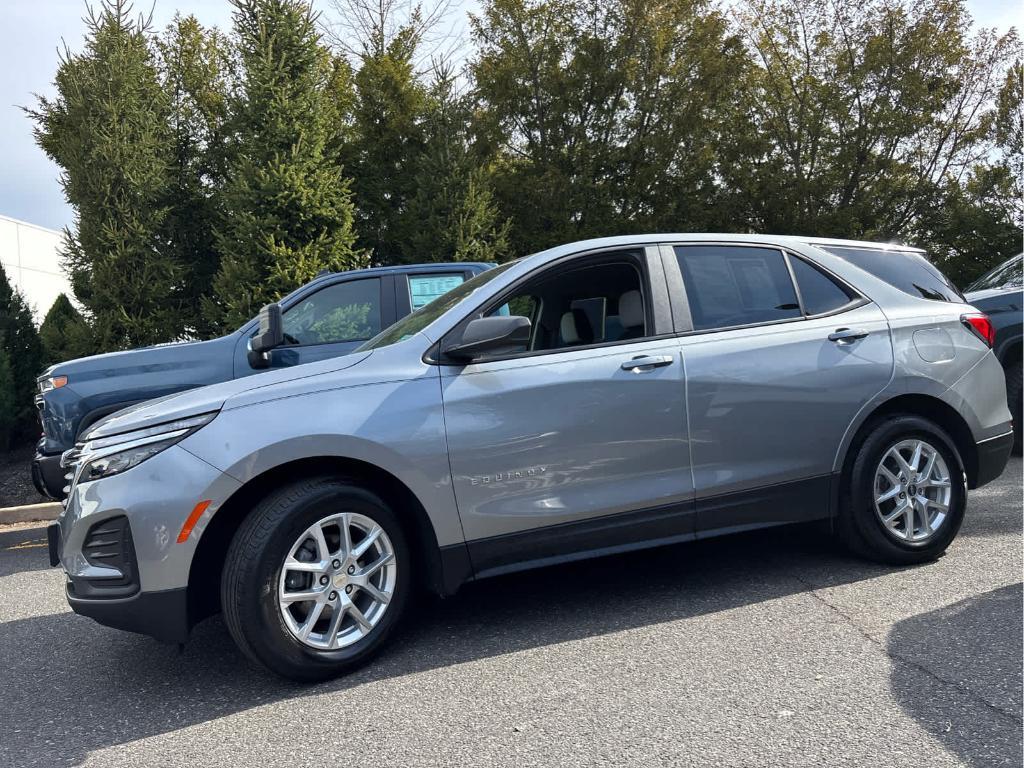 used 2024 Chevrolet Equinox car, priced at $21,689