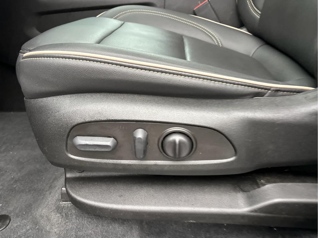 used 2023 Chevrolet Traverse car, priced at $35,789