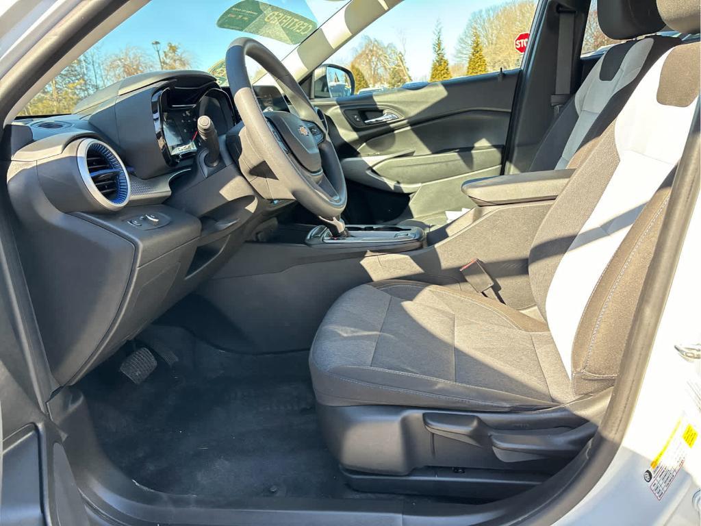 used 2024 Chevrolet Trax car, priced at $18,889