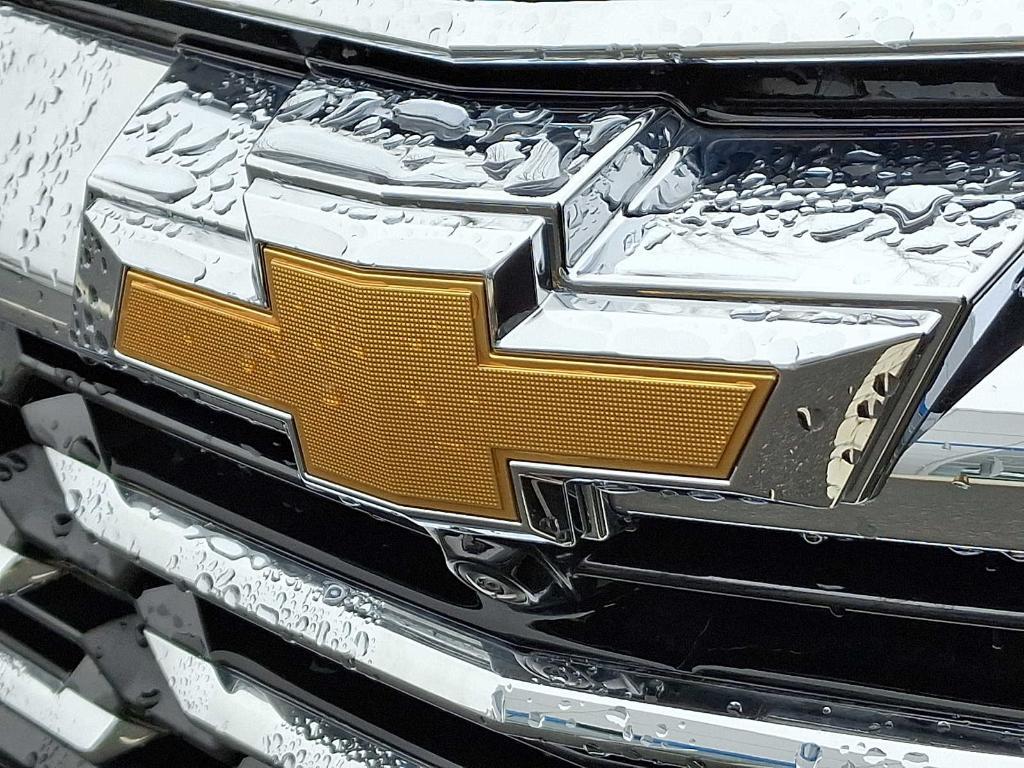 new 2026 Chevrolet Equinox car, priced at $33,348