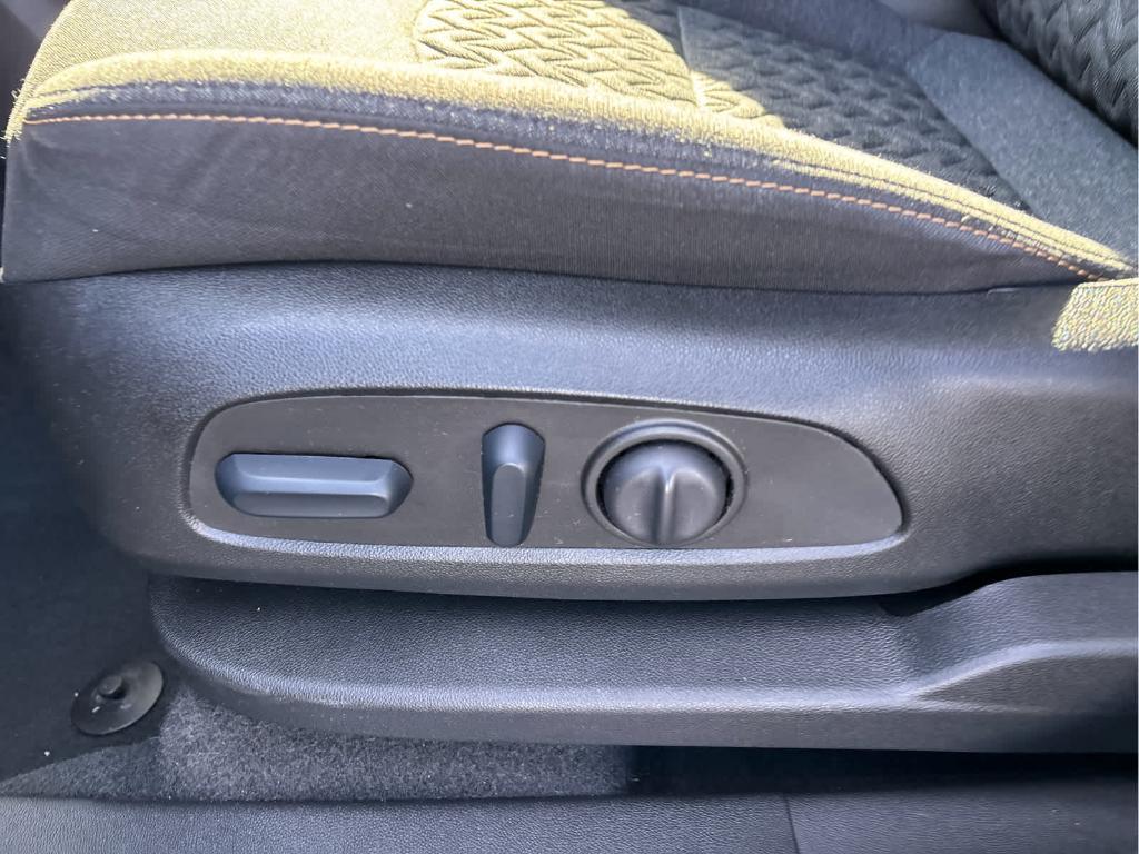 used 2023 Chevrolet Equinox car, priced at $20,886