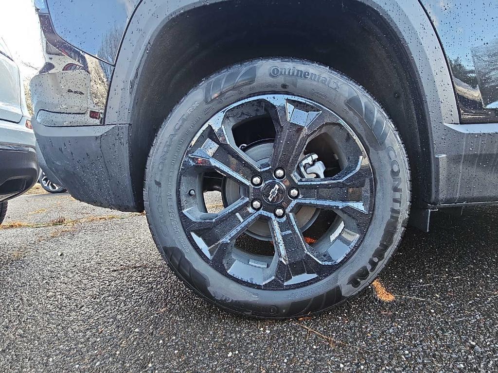 new 2026 Chevrolet Equinox car, priced at $36,860