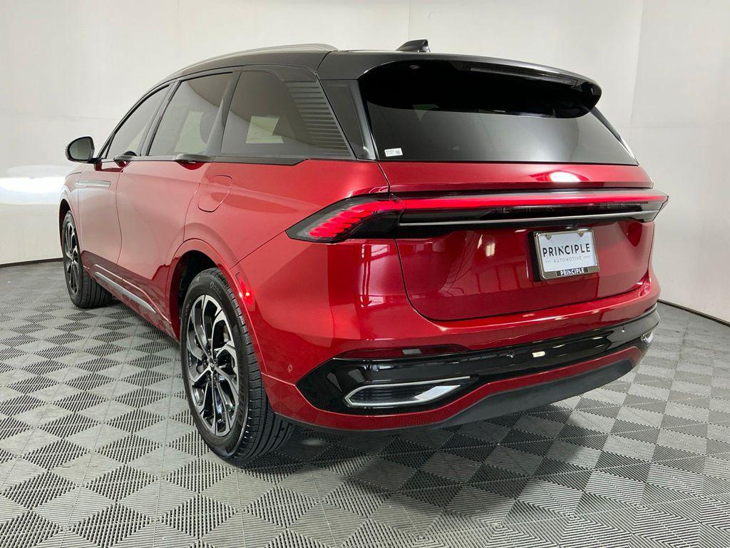 used 2024 Lincoln Nautilus car, priced at $43,162