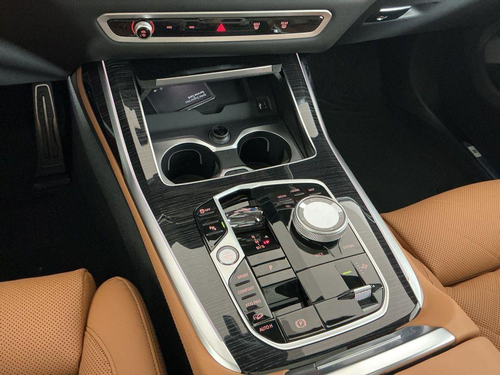new 2026 BMW X7 car, priced at $100,735
