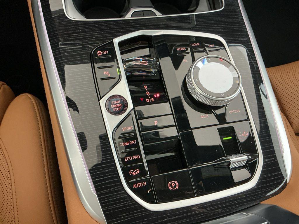 new 2026 BMW X7 car, priced at $100,735