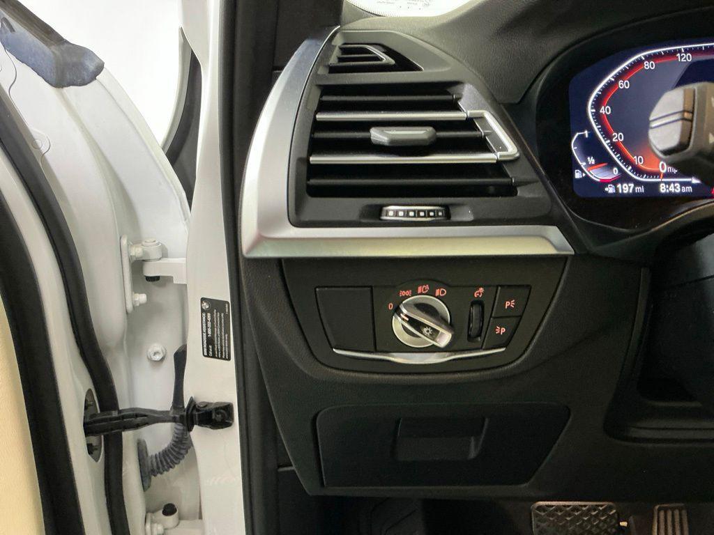 BMW X3 view 17