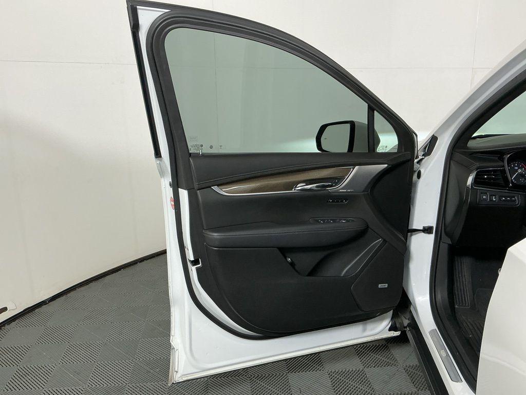 used 2021 Cadillac XT6 car, priced at $28,962