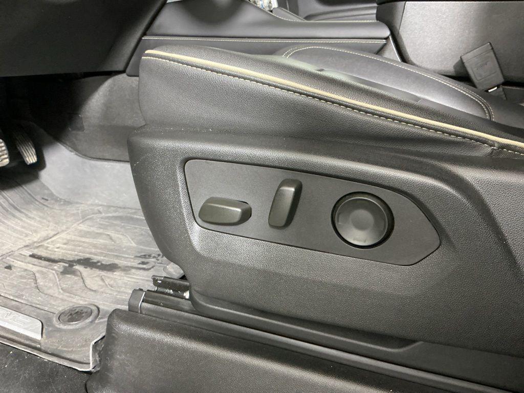used 2023 GMC Yukon car, priced at $49,962