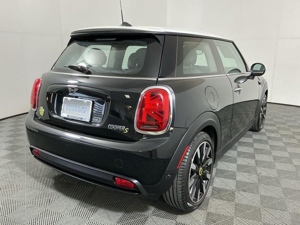 used 2024 MINI Hardtop car, priced at $18,962