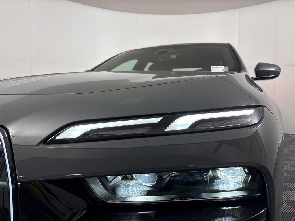 new 2025 BMW 760 car, priced at $132,255