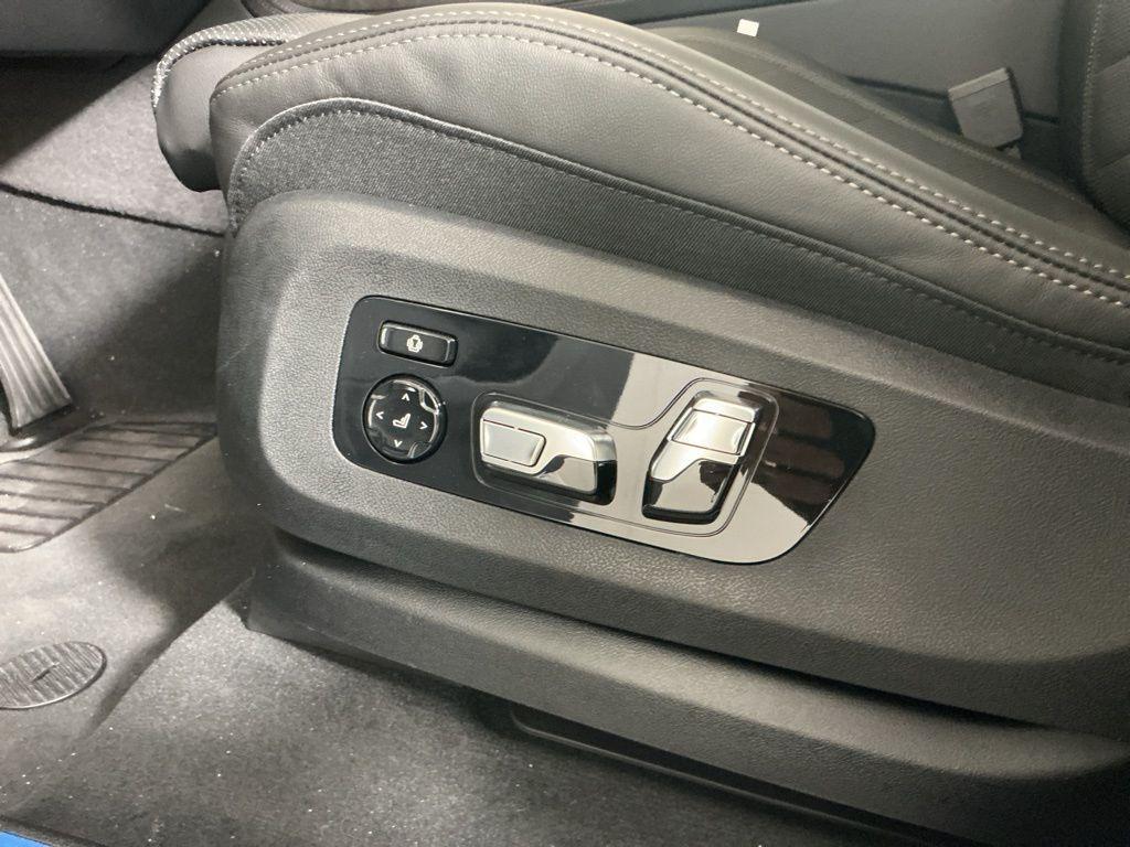 new 2026 BMW X7 car, priced at $95,925