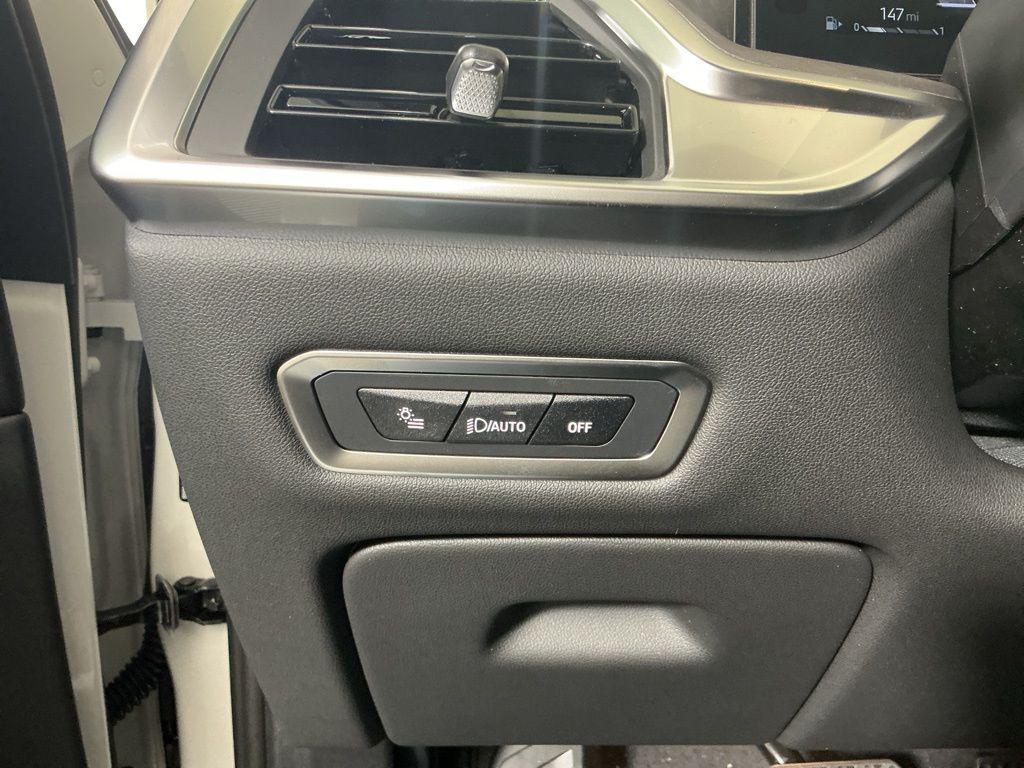 new 2026 BMW X7 car, priced at $95,925