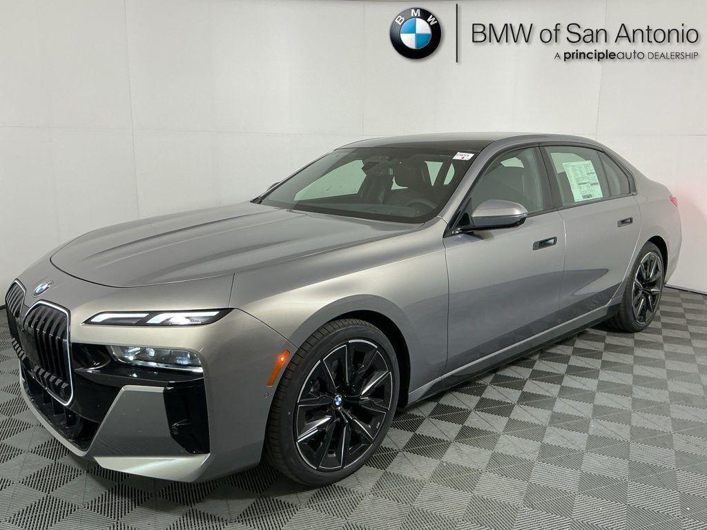 new 2025 BMW 760 car, priced at $129,735