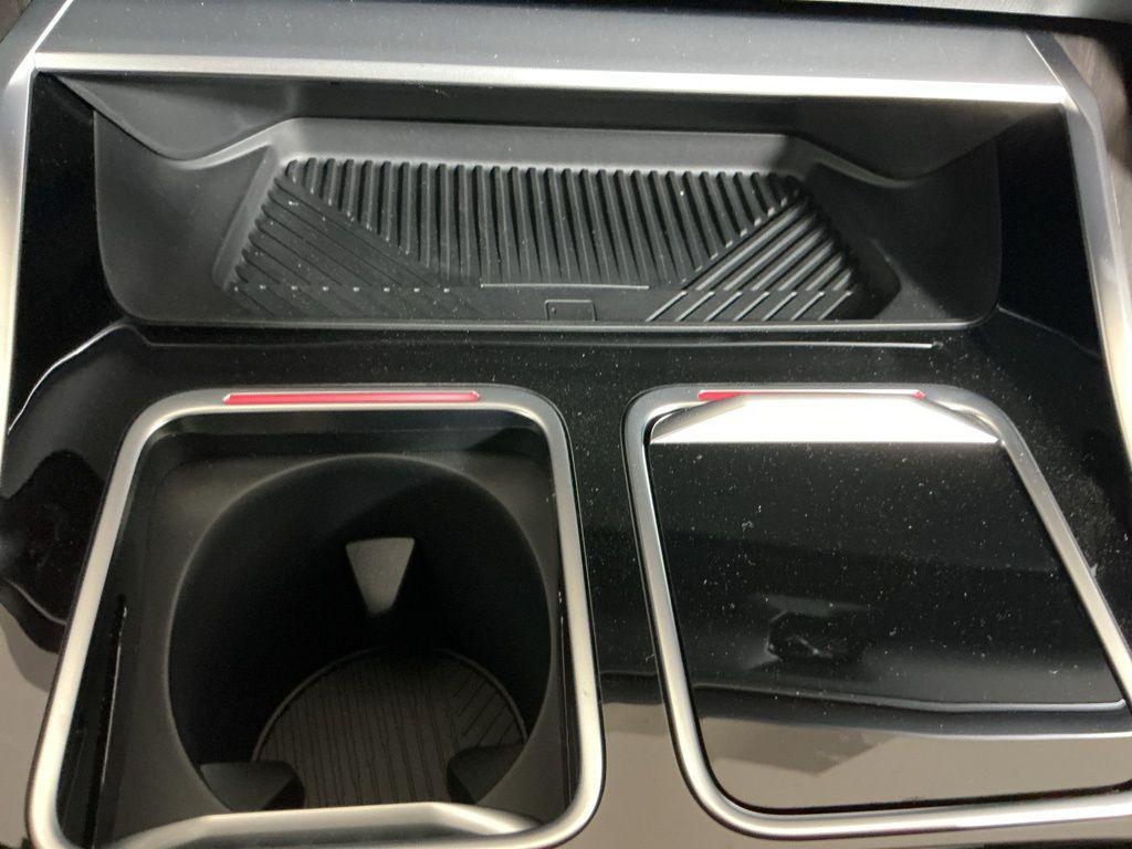 new 2025 BMW 760 car, priced at $129,735